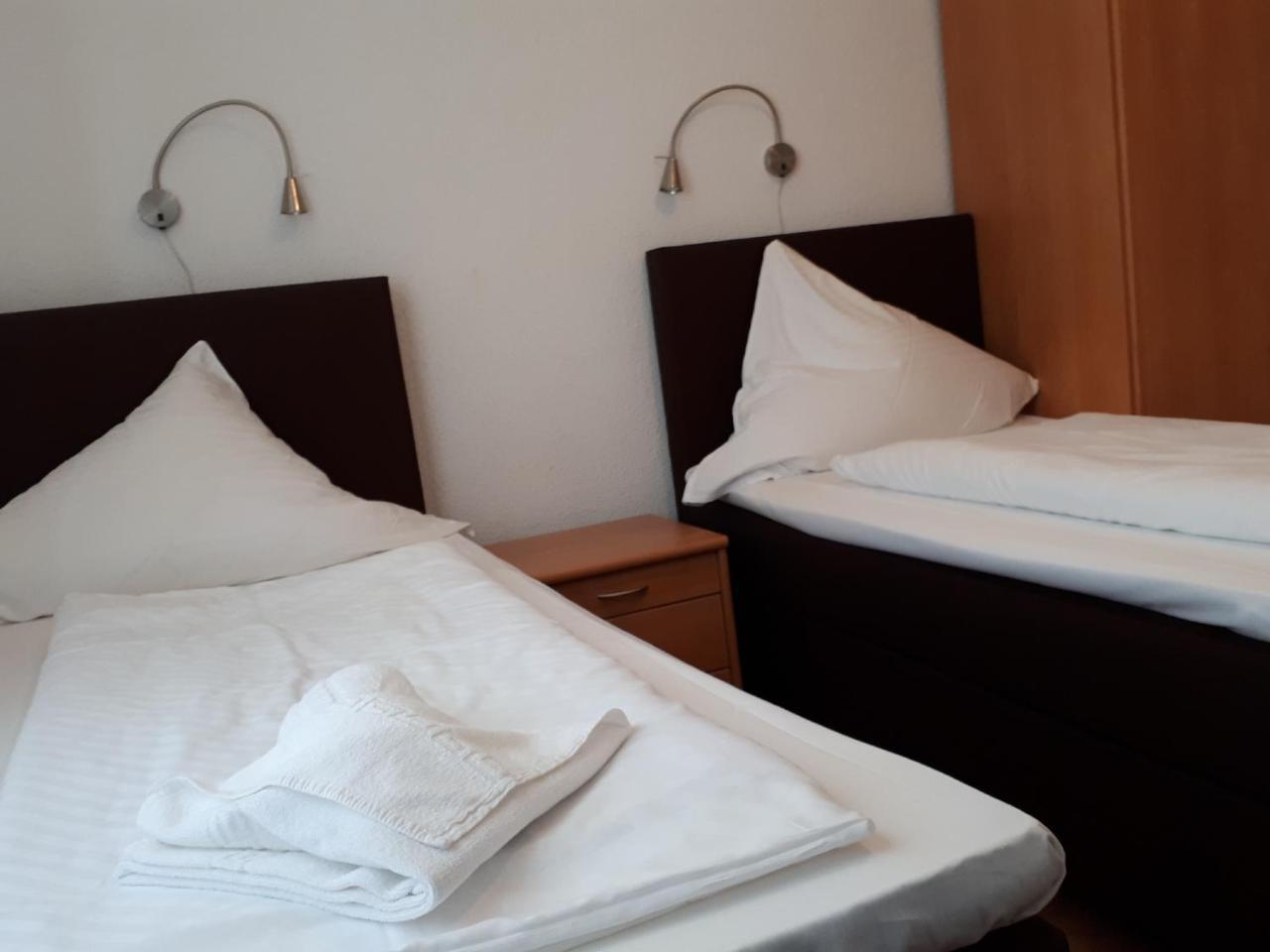 Hotel Taverne Inos Laatzen Kültér fotó