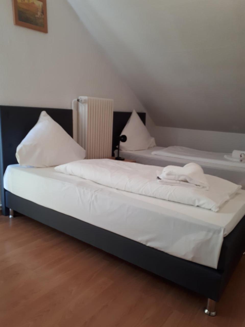 Hotel Taverne Inos Laatzen Kültér fotó