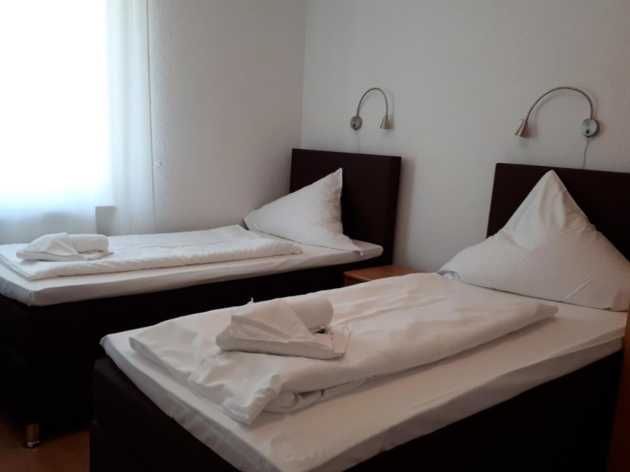 Hotel Taverne Inos Laatzen Kültér fotó